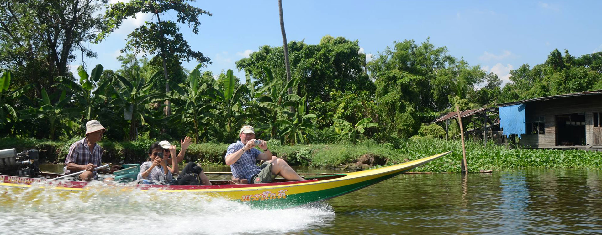Cycling tour through Bangkok's historic canals and waterways